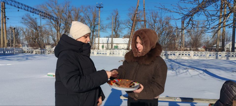 Сотрудники Дома культуры им. Ленина пгт Новодарьевка присоединилась к Всероссийской акции памяти «Блокадный хлеб» Сотрудники Дома культуры им. Ленина пгт Новодарьевка присоединилась к Всероссийской акции памяти «Блокадный хлеб»