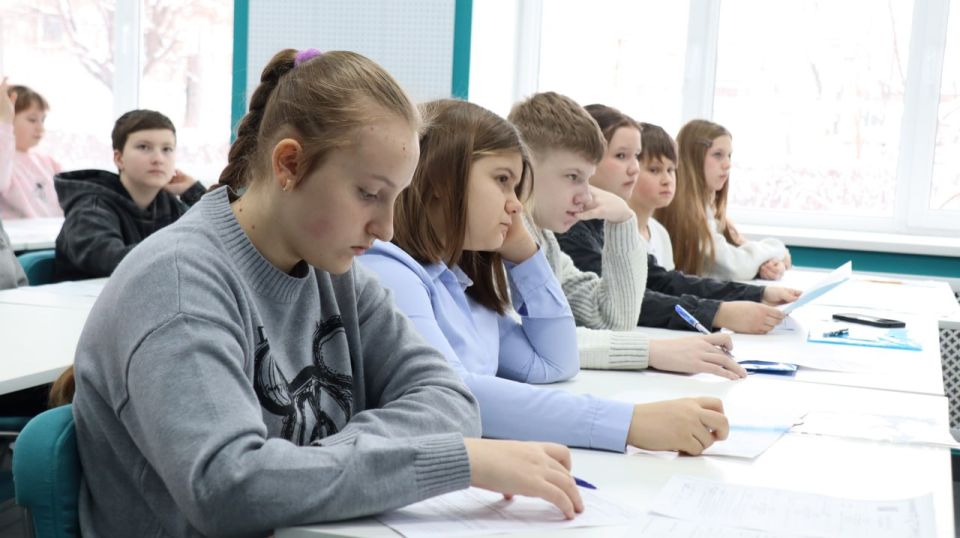 25 января в Донбасском государственном техническом университете состоялся заключительный этап Многопрофильной инженерной олимпиады «Звезда» по профилю «Русский язык» 25 января в Донбасском государственном техническом университете состоялся заключительный этап Многопрофильной инженерной олимпиады «Звезда» по профилю «Русский язык»