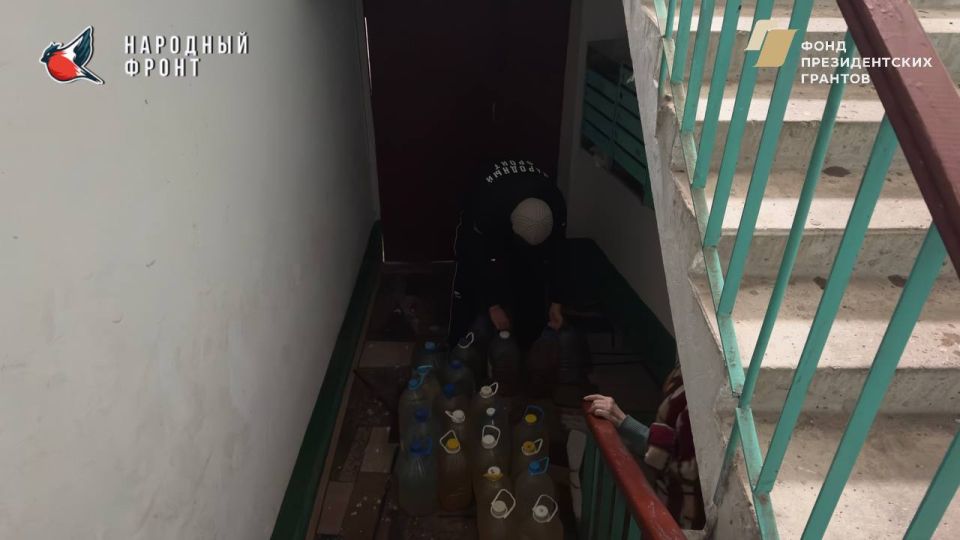 Активисты Молодёжки НФ спешат на помощь! Активисты Молодёжки НФ спешат на помощь!