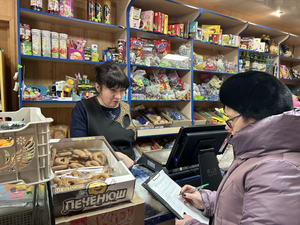 Сегодня сотрудниками отдела жизнеобеспечения г. Вахрушево проведен еженедельный мониторинг розничных цен на продовольственные товары, а также соблюдение предельных цен на социально значимые товары и наличие маркировки... Сегодня сотрудниками отдела жизнеобеспечения г. Вахрушево проведен еженедельный мониторинг розничных цен на продовольственные товары, а также соблюдение предельных цен на социально значимые товары и наличие маркировки...