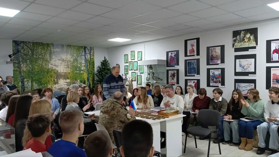 Память, выкованная в огне: 82-я годовщина снятия блокады Ленинграда и школьники Меловского района Память, выкованная в огне: 82-я годовщина снятия блокады Ленинграда и школьники Меловского района