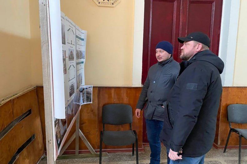 Представители Красноярского края проинспектировали ход восстановления социальных объектов Представители Красноярского края проинспектировали ход восстановления социальных объектов