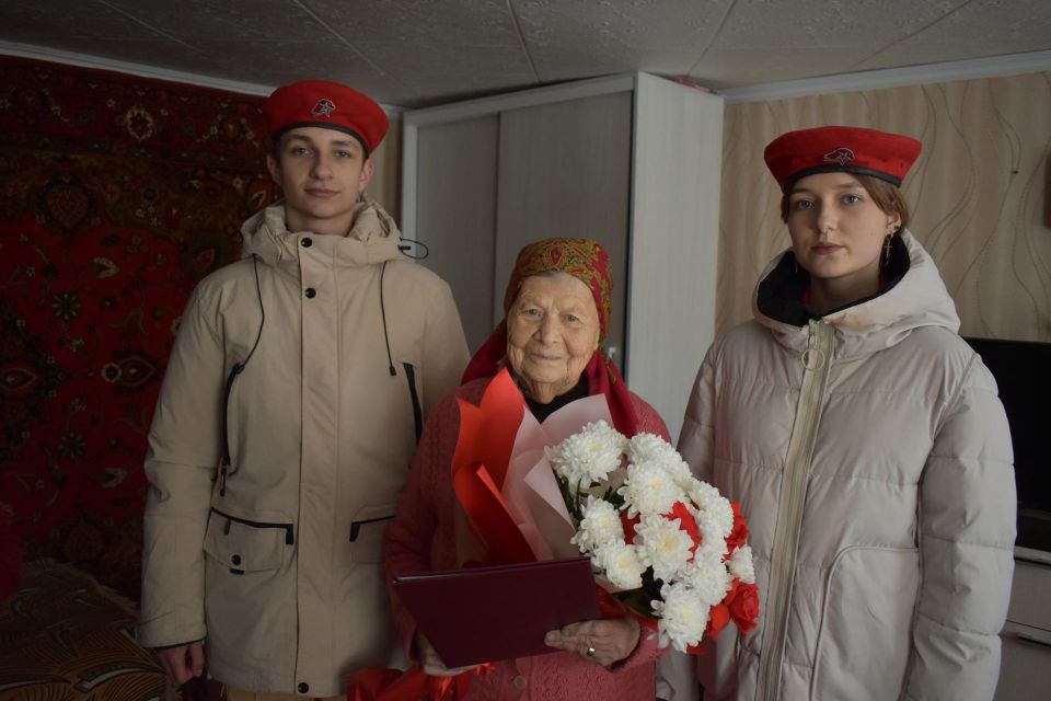 Луганщина с трепетом чтит память ленинградцев: 11 блокадников, проживающих в регионе, получили поздравления от Главы ЛНР Луганщина с трепетом чтит память ленинградцев: 11 блокадников, проживающих в регионе, получили поздравления от Главы ЛНР