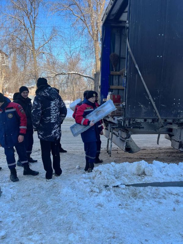 Вчера добровольцы ССО «Молодогвардеец» ЛугРО ВСКС, студенты Краснодонского факультета инженерии и менеджмента (филиал) ЛГУ им. В. Даля, оказали помощь Муниципальному бюджетному учреждению дополнительного образования... Вчера добровольцы ССО «Молодогвардеец» ЛугРО ВСКС, студенты Краснодонского факультета инженерии и менеджмента (филиал) ЛГУ им. В. Даля, оказали помощь Муниципальному бюджетному учреждению дополнительного образования...