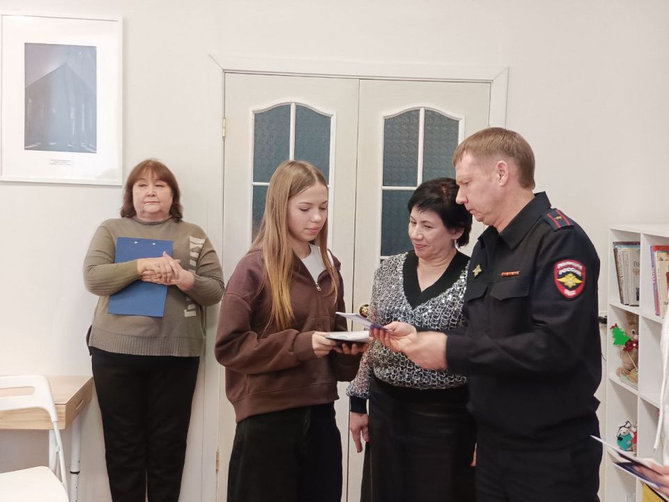 Торжественное вручение паспортов РФ в Ровеньках! Торжественное вручение паспортов РФ в Ровеньках!