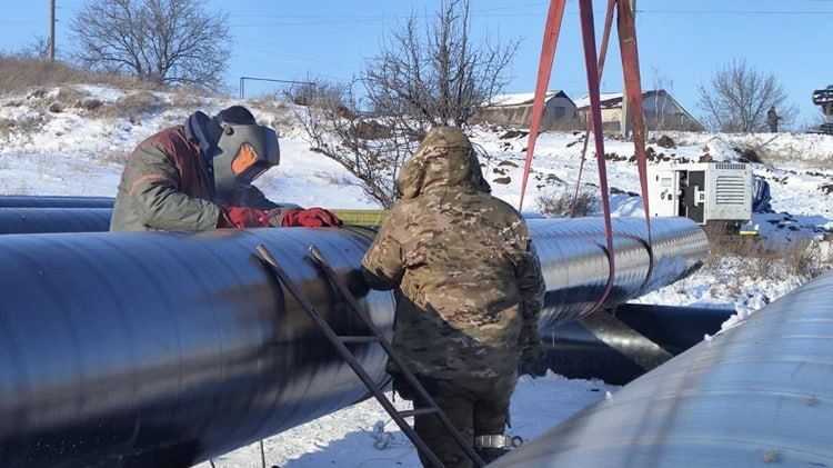«Это наша республика, и мы обязаны ее восстанавливать»: в Перевальском районе идет ремонт водовода «Это наша республика, и мы обязаны ее восстанавливать»: в Перевальском районе идет ремонт водовода