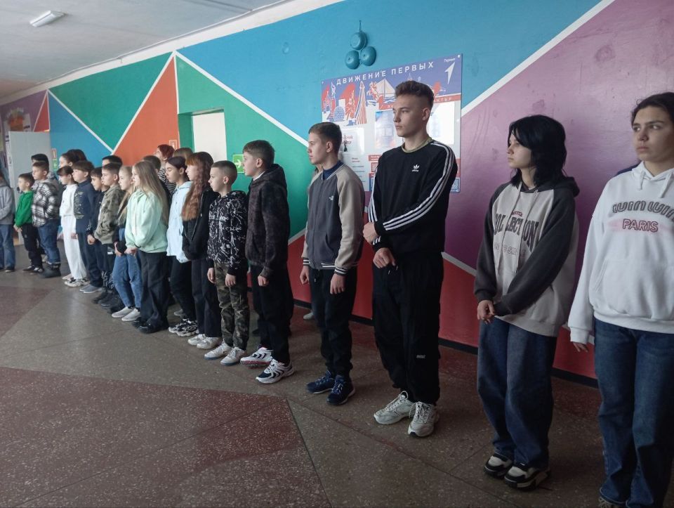 Вячеслав Третьяков: Торжественная линейка, посвященная снятию блокады Ленинграда и памяти жертв Холокоста Вячеслав Третьяков: Торжественная линейка, посвященная снятию блокады Ленинграда и памяти жертв Холокоста