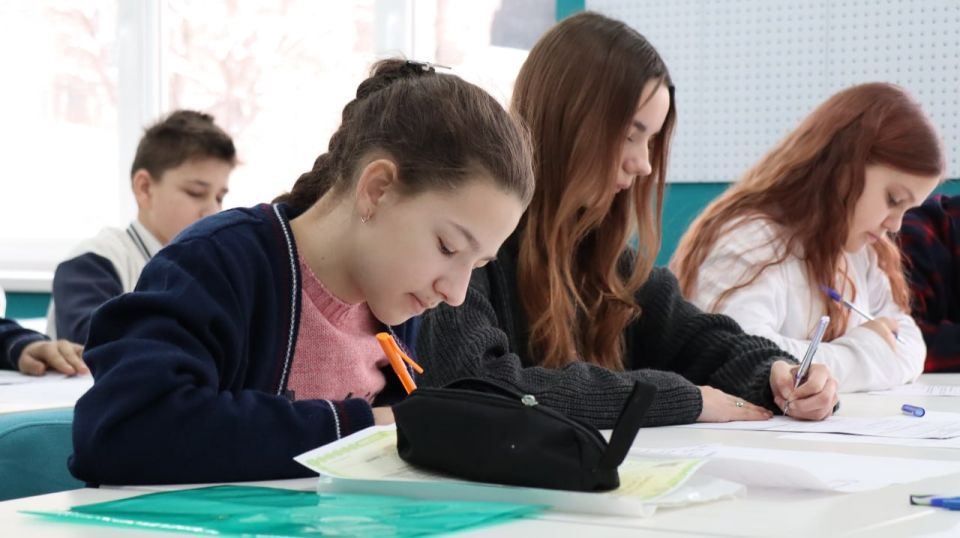 25 января в Донбасском государственном техническом университете состоялся заключительный этап Многопрофильной инженерной олимпиады «Звезда» по профилю «Русский язык» 25 января в Донбасском государственном техническом университете состоялся заключительный этап Многопрофильной инженерной олимпиады «Звезда» по профилю «Русский язык»