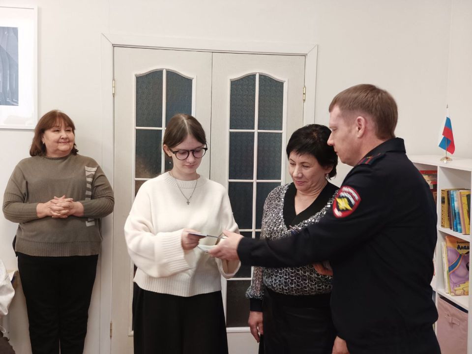 Торжественное вручение паспортов РФ в Ровеньках! Торжественное вручение паспортов РФ в Ровеньках!