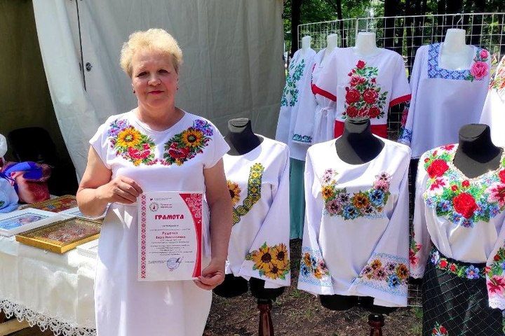 «Ангелы вернулись в Денежниково»: Как мастер бисерных чудес и народной песни оживляет родное село «Ангелы вернулись в Денежниково»: Как мастер бисерных чудес и народной песни оживляет родное село