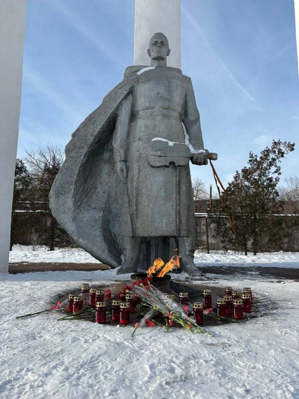 Чтим память героев Ленинграда! Чтим память героев Ленинграда!