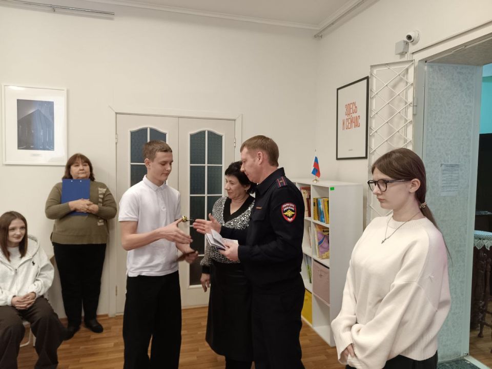 Торжественное вручение паспортов РФ в Ровеньках! Торжественное вручение паспортов РФ в Ровеньках!