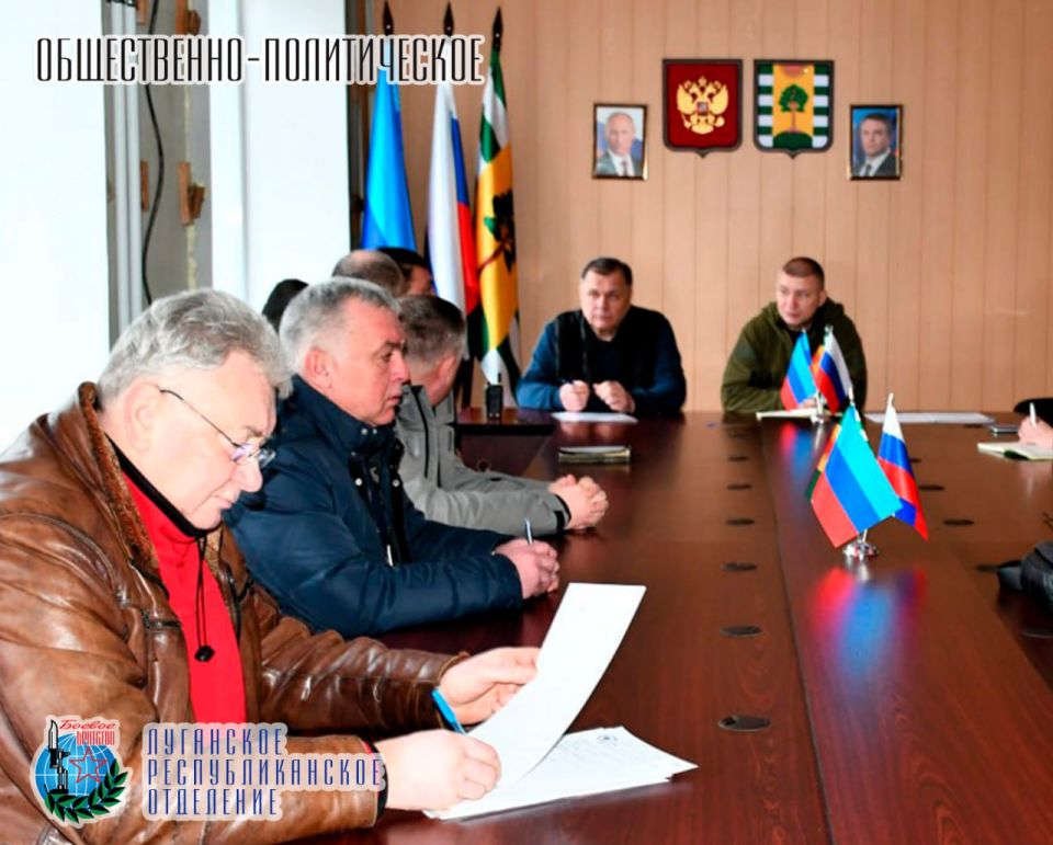 12 января Евгений Шаталин Герой Луганской Народной Республики, глава Рубежанского муниципального округа, член Совета Луганского республиканского отделения Всероссийской общественной организации ветеранов «БОЕВОЕ БРАТСТВО»... 12 января Евгений Шаталин Герой Луганской Народной Республики, глава Рубежанского муниципального округа, член Совета Луганского республиканского отделения Всероссийской общественной организации ветеранов «БОЕВОЕ БРАТСТВО»...
