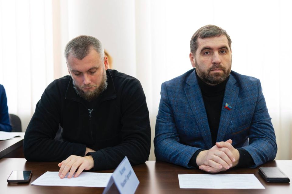 Максим Величко: Сегодня прошло расширенное заседание комитета Народного Совета ЛНР, на котором рассмотрен широкий круг социально значимых вопросов Максим Величко: Сегодня прошло расширенное заседание комитета Народного Совета ЛНР, на котором рассмотрен широкий круг социально значимых вопросов