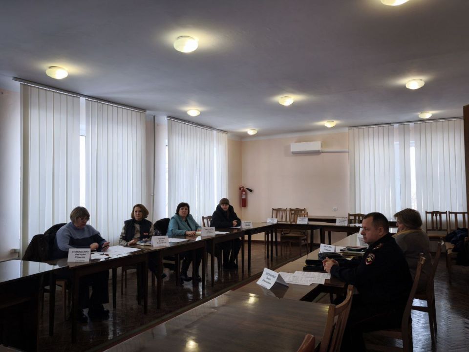 Плановое заседание Комиссии по делам несовершеннолетних и защите их прав состоялось в Администрации городского округа город Кировск Плановое заседание Комиссии по делам несовершеннолетних и защите их прав состоялось в Администрации городского округа город Кировск