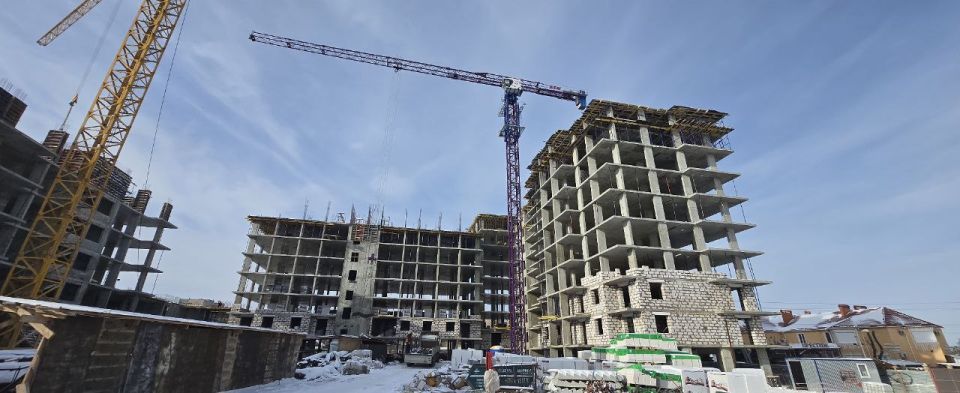 В 2026 году в ЛНР планируется ввести в эксплуатацию 8 жилищных комплексов (7 в Луганске и 1 в Алчевске) общей площадью около 170 тысяч квадратных метров В 2026 году в ЛНР планируется ввести в эксплуатацию 8 жилищных комплексов (7 в Луганске и 1 в Алчевске) общей площадью около 170 тысяч квадратных метров