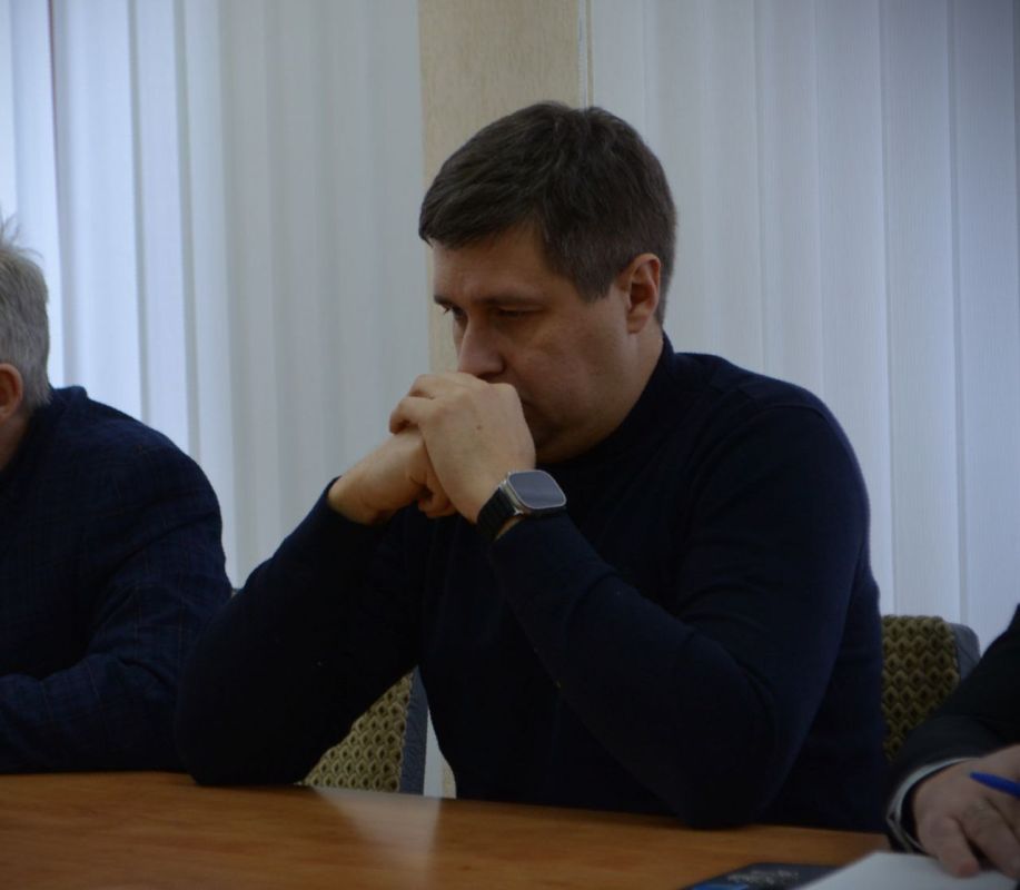 Очередное заседание комиссии по социально-экономическому развитию и ЖКХ рассмотрело итоги работы за 2025 год Очередное заседание комиссии по социально-экономическому развитию и ЖКХ рассмотрело итоги работы за 2025 год