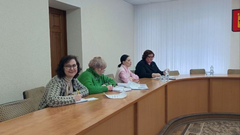 Комиссия по социально-экономическому развитию и ЖКХ подвела итоги работы за 2025 год Комиссия по социально-экономическому развитию и ЖКХ подвела итоги работы за 2025 год