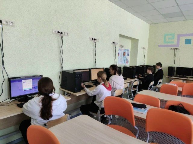В ГБОУ ЛНР "Беловодская СШ №1" провели «Урок Цифры» В ГБОУ ЛНР "Беловодская СШ №1" провели «Урок Цифры»
