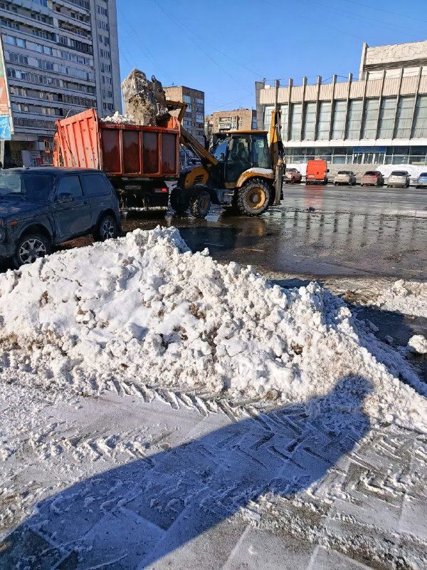 18 единиц специализированной техники работает на дорогах города 18 единиц специализированной техники работает на дорогах города
