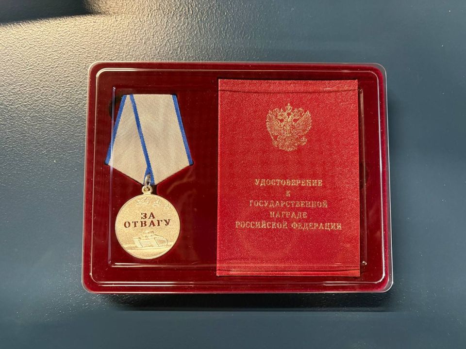 Альберт Зинченко: Сегодня начальник отдела чрезвычайных ситуаций, гражданской обороны, мобилизационной работы и взаимодействия с правоохранительными органами Администрации Станично-Луганского МО, начальник штаба казачьего... Альберт Зинченко: Сегодня начальник отдела чрезвычайных ситуаций, гражданской обороны, мобилизационной работы и взаимодействия с правоохранительными органами Администрации Станично-Луганского МО, начальник штаба казачьего...