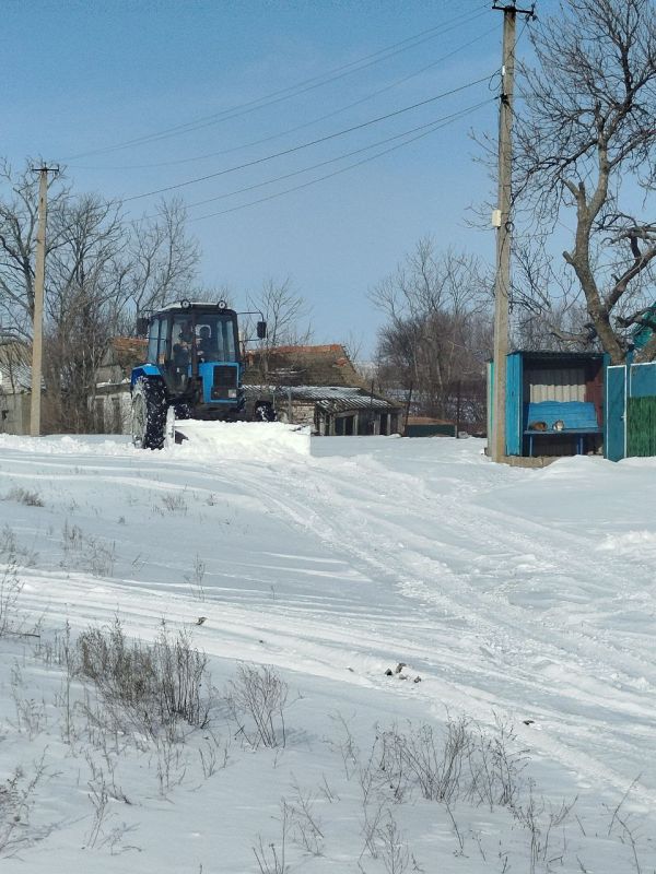 «Снежная битва»: как МУП ЖЭК расчищает дороги в поселках городского округа город Ровеньки «Снежная битва»: как МУП ЖЭК расчищает дороги в поселках городского округа город Ровеньки