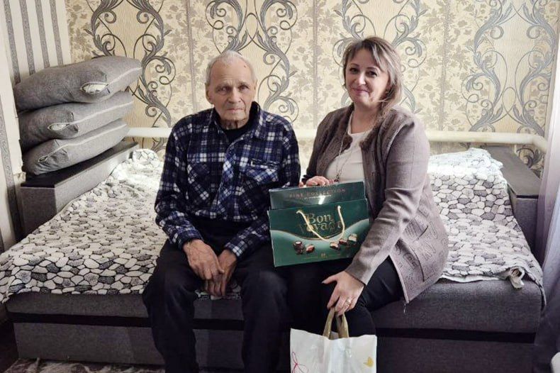 Житель пгт Шахтёрский покорил 90-летнюю вершину жизни! Житель пгт Шахтёрский покорил 90-летнюю вершину жизни!