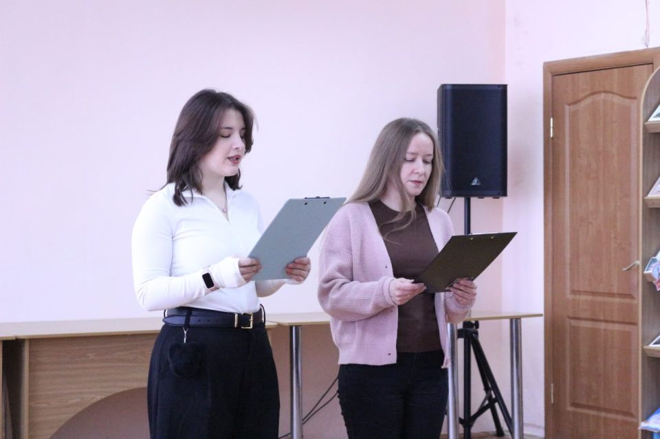 Литературно-музыкальная композиция «Блокадной вечности страницы» прозвучала для студентов Литературно-музыкальная композиция «Блокадной вечности страницы» прозвучала для студентов