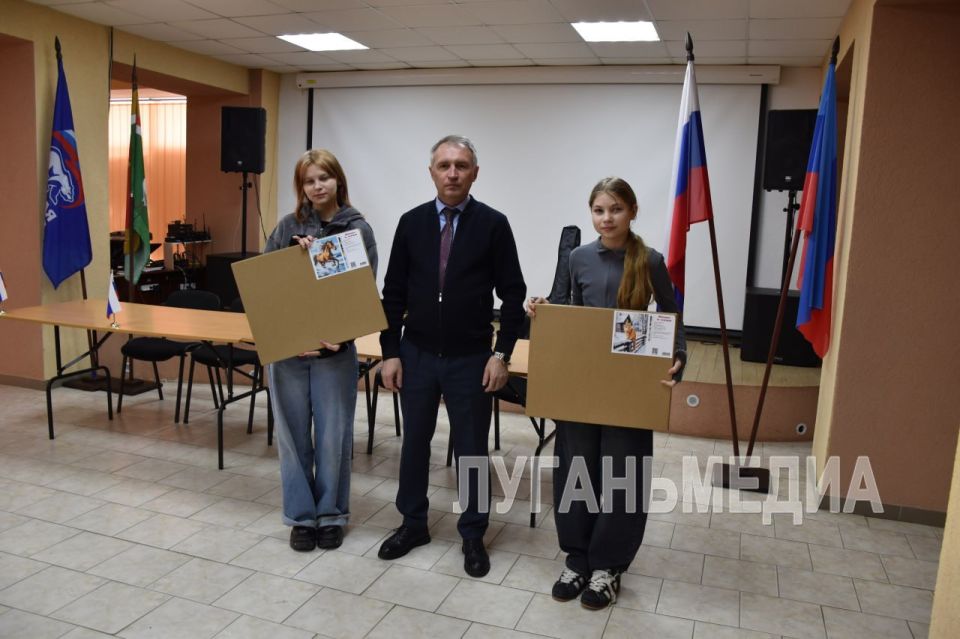 Представитель Новосибирской области исполнил желания детей из Беловодского округа благодаря «Ёлке желаний» Представитель Новосибирской области исполнил желания детей из Беловодского округа благодаря «Ёлке желаний»