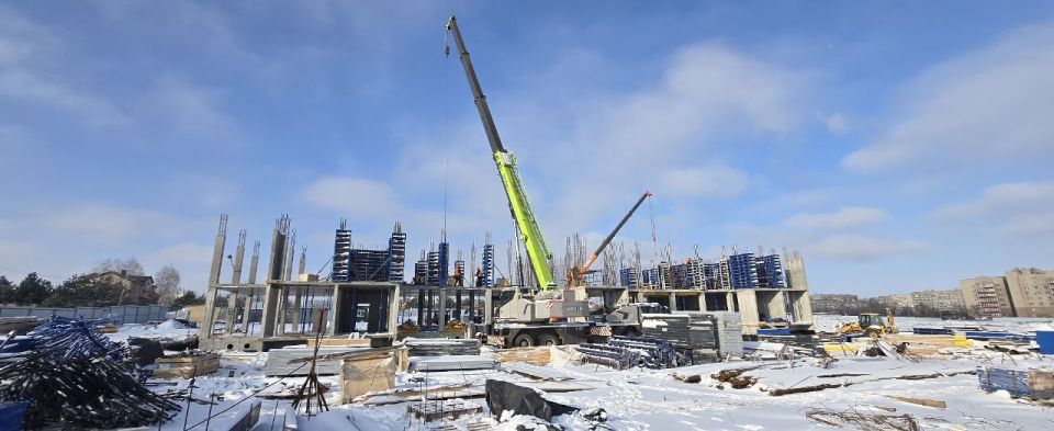 В 2026 году в ЛНР планируется ввести в эксплуатацию 8 жилищных комплексов (7 в Луганске и 1 в Алчевске) общей площадью около 170 тысяч квадратных метров В 2026 году в ЛНР планируется ввести в эксплуатацию 8 жилищных комплексов (7 в Луганске и 1 в Алчевске) общей площадью около 170 тысяч квадратных метров