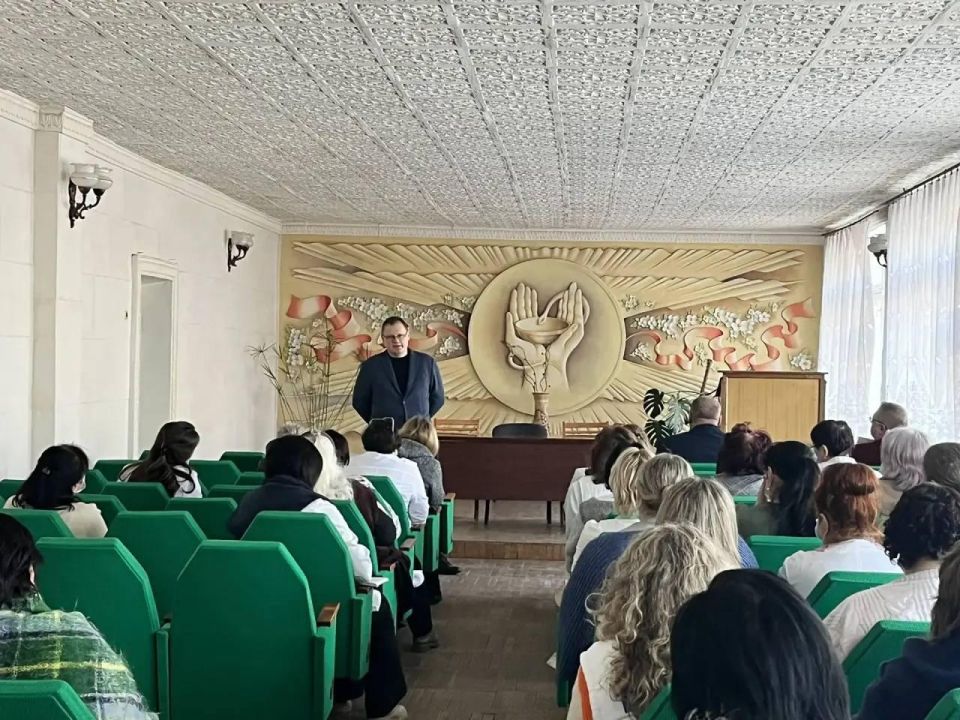 Делегация сферы здравоохранения Ставрополья посетила поликлинику в Антраците Делегация сферы здравоохранения Ставрополья посетила поликлинику в Антраците
