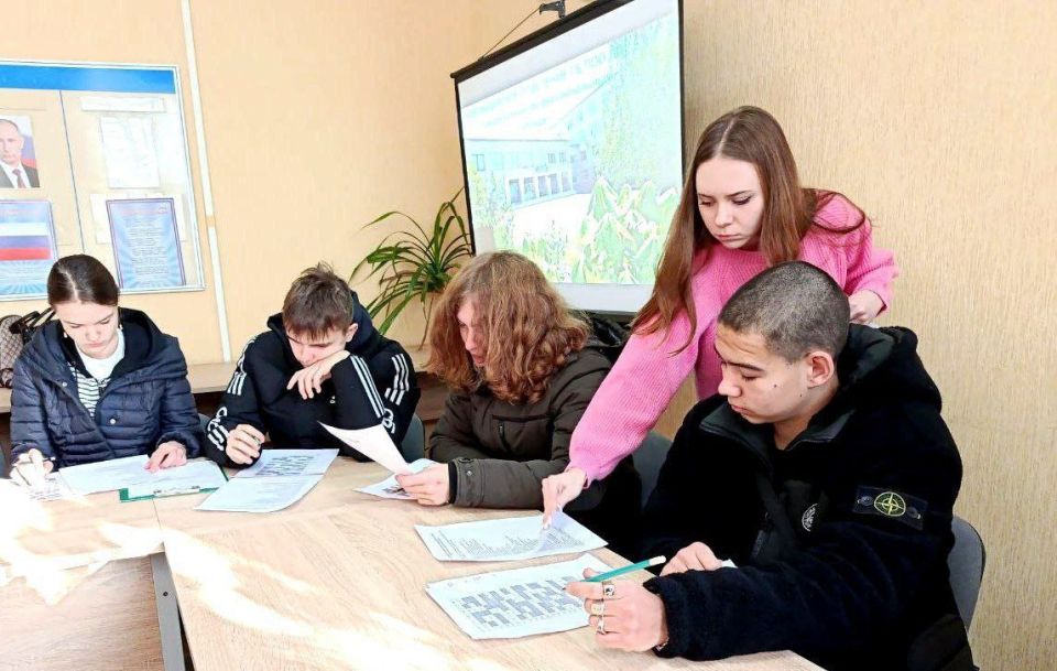 «Траектория роста: от студента к специалисту» — профориентационное мероприятие в Новоайдарском округе в рамках проекта «Выбирай своё» «Траектория роста: от студента к специалисту» — профориентационное мероприятие в Новоайдарском округе в рамках проекта «Выбирай своё»