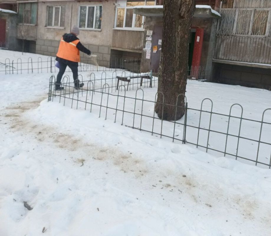 Коммунальными службами проведены работы на территории города Коммунальными службами проведены работы на территории города