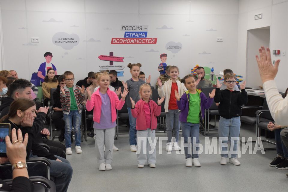 В Северодонецке прошел фестиваль-выставка по робототехнике «Робомир» В Северодонецке прошел фестиваль-выставка по робототехнике «Робомир»
