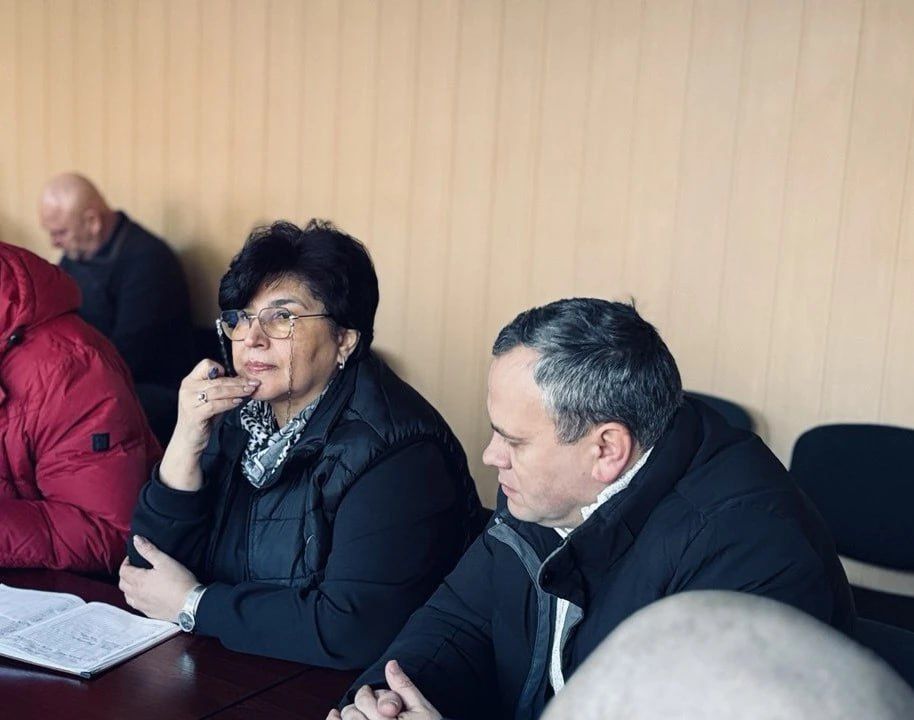 Врип главы администрации города Рубежное Евгений Шаталин совместно с первым заместителем главы Игорем Шмидтом и председателем Совета депутатов города Нелли Задиракой провели рабочее совещание с руководителями структурных... Врип главы администрации города Рубежное Евгений Шаталин совместно с первым заместителем главы Игорем Шмидтом и председателем Совета депутатов города Нелли Задиракой провели рабочее совещание с руководителями структурных...