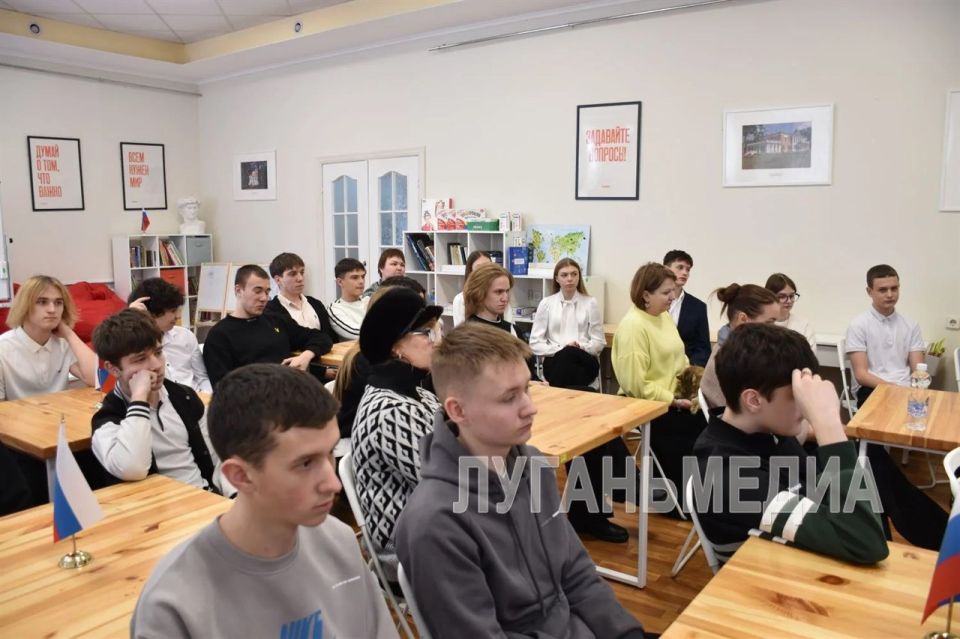 В Ровеньках прошло мероприятие, посвященное 82-й годовщине снятия блокады Ленинграда В Ровеньках прошло мероприятие, посвященное 82-й годовщине снятия блокады Ленинграда