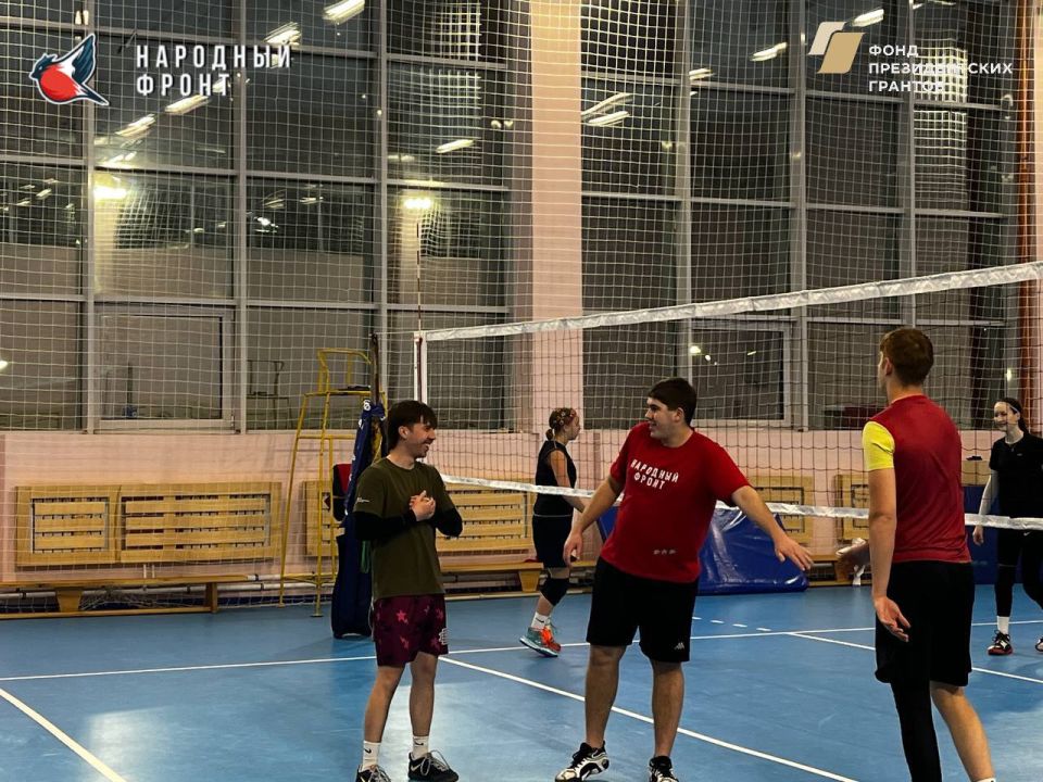 Сплочение через спорт!. Сегодня команда Молодёжки НФ провела замечательную тренировку по волейболу в компании девочек из ДЮСШ №1 города Алчевска Сплочение через спорт!. Сегодня команда Молодёжки НФ провела замечательную тренировку по волейболу в компании девочек из ДЮСШ №1 города Алчевска