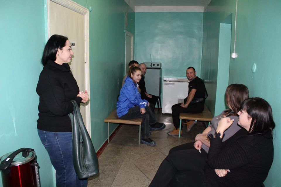 Юлия Кожухарь: Сегодня в рамках акции «Za наших», активисты Новопсковского местного отделения Партии «ЕДИНАЯ РОССИЯ», сотрудники администрации, депутат Совета Новопсковского муниципального округа Андрей Пронька и жители... Юлия Кожухарь: Сегодня в рамках акции «Za наших», активисты Новопсковского местного отделения Партии «ЕДИНАЯ РОССИЯ», сотрудники администрации, депутат Совета Новопсковского муниципального округа Андрей Пронька и жители...