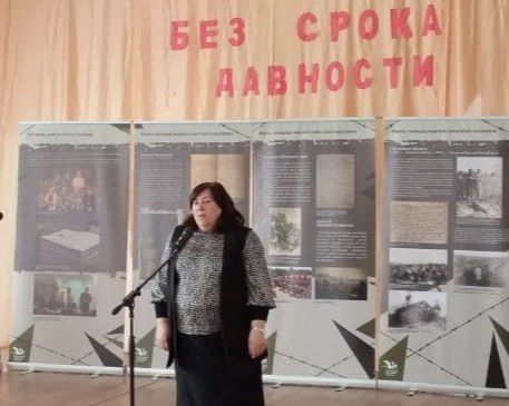 В Лозовской библиотеке провели презентацию выставки «Без срока давности» В Лозовской библиотеке провели презентацию выставки «Без срока давности»