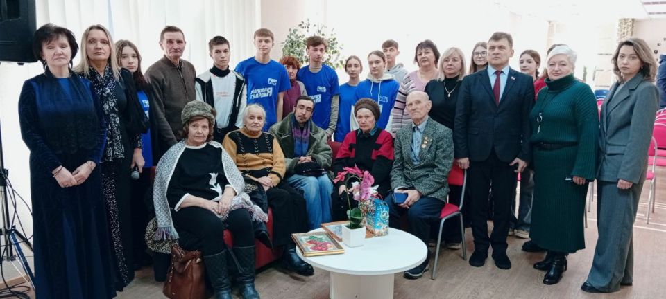 Председатель Совета городского округа город Алчевск Роман Лысенко принял участие в часе реквиеме «ПАМЯТЬ ПОКОЛЕНИЙ», который прошел в модельной библиотеке БИБЛИОПРОСПЕКТ в Международный день памяти жертв Холокоста Председатель Совета городского округа город Алчевск Роман Лысенко принял участие в часе реквиеме «ПАМЯТЬ ПОКОЛЕНИЙ», который прошел в модельной библиотеке БИБЛИОПРОСПЕКТ в Международный день памяти жертв Холокоста