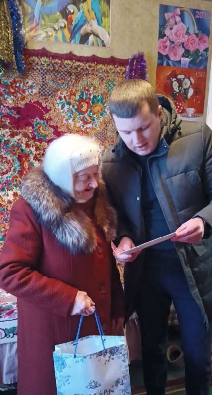 Депутаты Северодонецка продолжают навещать ветеранов Великой Отечественной войны Депутаты Северодонецка продолжают навещать ветеранов Великой Отечественной войны