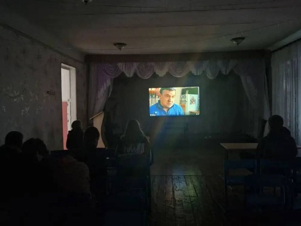 В рамках направления "Международного фестиваля спортивного кино" федерального партийного проекта "Детский спорт" в ГБОУ ЛНР "СШ №31" прошел показ фильма для обучающихся с 5 по 10 класс "Камчадалка " В рамках направления "Международного фестиваля спортивного кино" федерального партийного проекта "Детский спорт" в ГБОУ ЛНР "СШ №31" прошел показ фильма для обучающихся с 5 по 10 класс "Камчадалка "