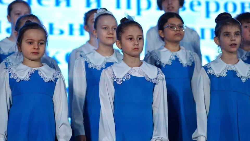 Ценим и награждаем!. В ЛГУ им. Даля собрались лучшие участники регэтапа Всероссийского конкурса хоровых и вокальных коллективов и республиканского конкурса «Ангелы надежды» Ценим и награждаем!. В ЛГУ им. Даля собрались лучшие участники регэтапа Всероссийского конкурса хоровых и вокальных коллективов и республиканского конкурса «Ангелы надежды»