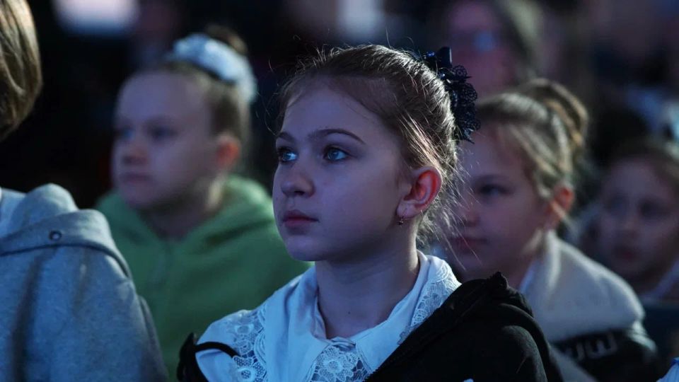 Ценим и награждаем!. В ЛГУ им. Даля собрались лучшие участники регэтапа Всероссийского конкурса хоровых и вокальных коллективов и республиканского конкурса «Ангелы надежды» Ценим и награждаем!. В ЛГУ им. Даля собрались лучшие участники регэтапа Всероссийского конкурса хоровых и вокальных коллективов и республиканского конкурса «Ангелы надежды»