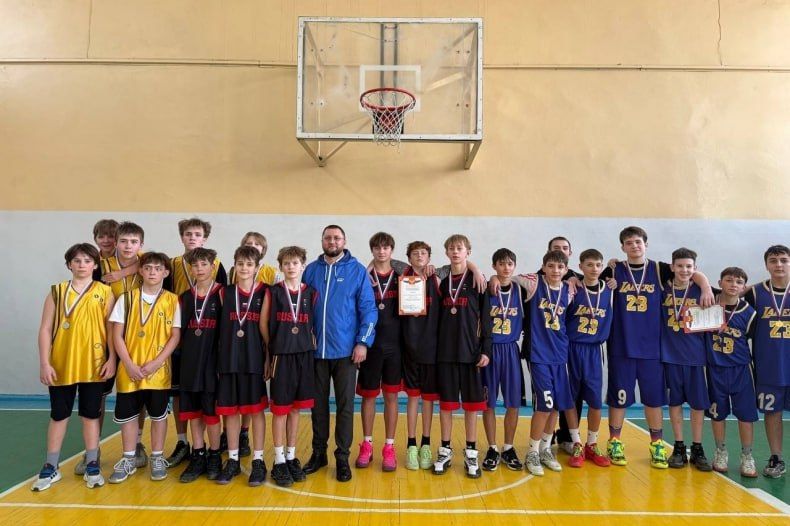 В Свердловске состоялся первый спортивный турнир этого года! В Свердловске состоялся первый спортивный турнир этого года!