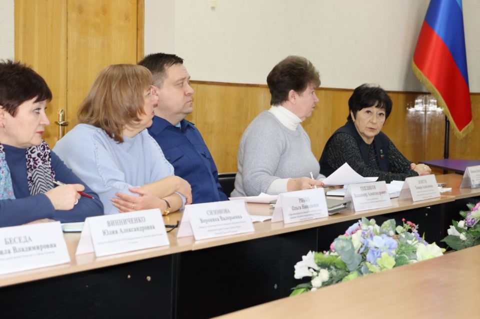 Наталия Жулинская: Встреча с семьями погибших участников СВО: поддержка, внимание и решение проблем Наталия Жулинская: Встреча с семьями погибших участников СВО: поддержка, внимание и решение проблем