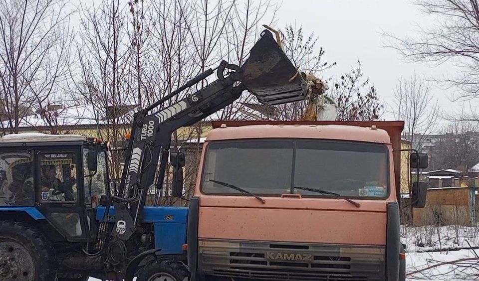Коммунальными службами проведены работы на территории города Коммунальными службами проведены работы на территории города