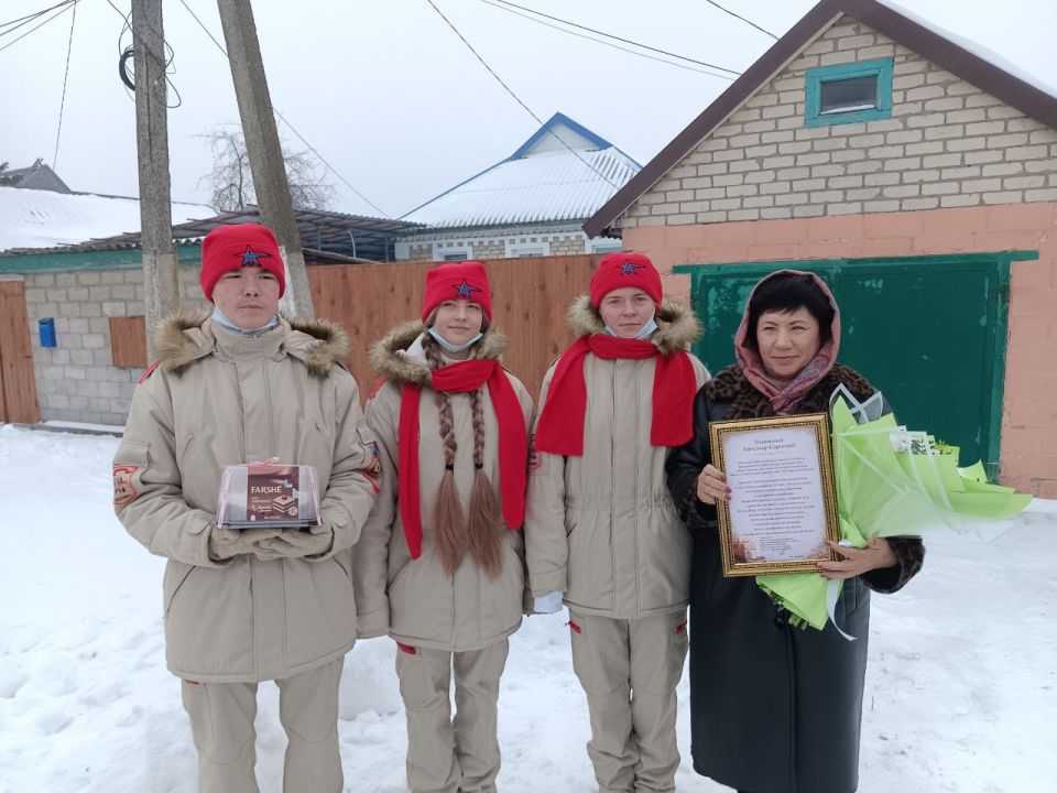 Уже стало доброй традицией поздравлять с юбилеем долгожителей, ветеранов, тружеников тыла, которые многие годы трудились ради процветания нашей страны Уже стало доброй традицией поздравлять с юбилеем долгожителей, ветеранов, тружеников тыла, которые многие годы трудились ради процветания нашей страны