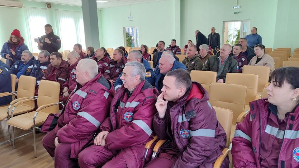 Народный фронт передал арсенал антидроновой защиты Луганскому центру медицины катастроф Народный фронт передал арсенал антидроновой защиты Луганскому центру медицины катастроф