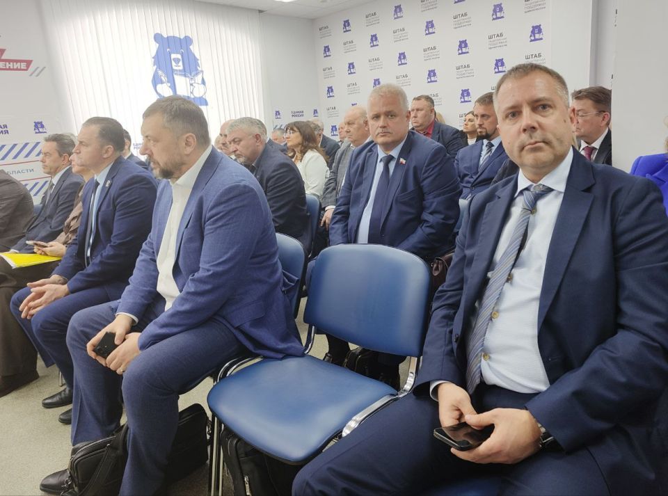 Константин Бутримов: Сегодня я принял участие во встрече с активом партии «Единая Россия» в Орловской области, которая прошла в Штабе общественной поддержки партии Константин Бутримов: Сегодня я принял участие во встрече с активом партии «Единая Россия» в Орловской области, которая прошла в Штабе общественной поддержки партии
